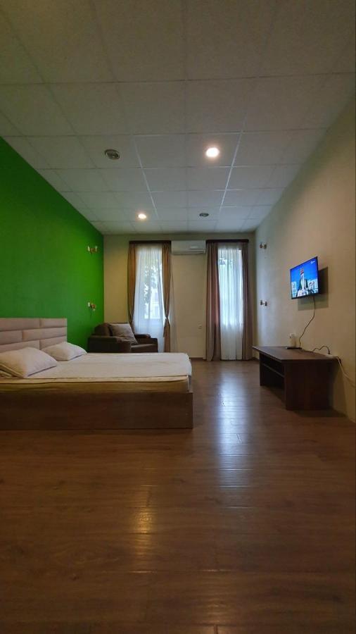 Your Home Hotel Tbilisi Esterno foto