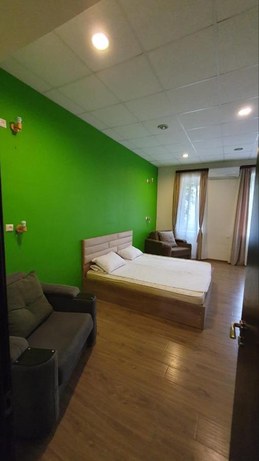 Your Home Hotel Tbilisi Esterno foto