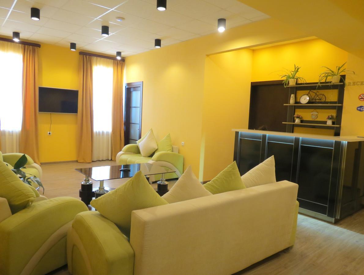 Your Home Hotel Tbilisi Esterno foto