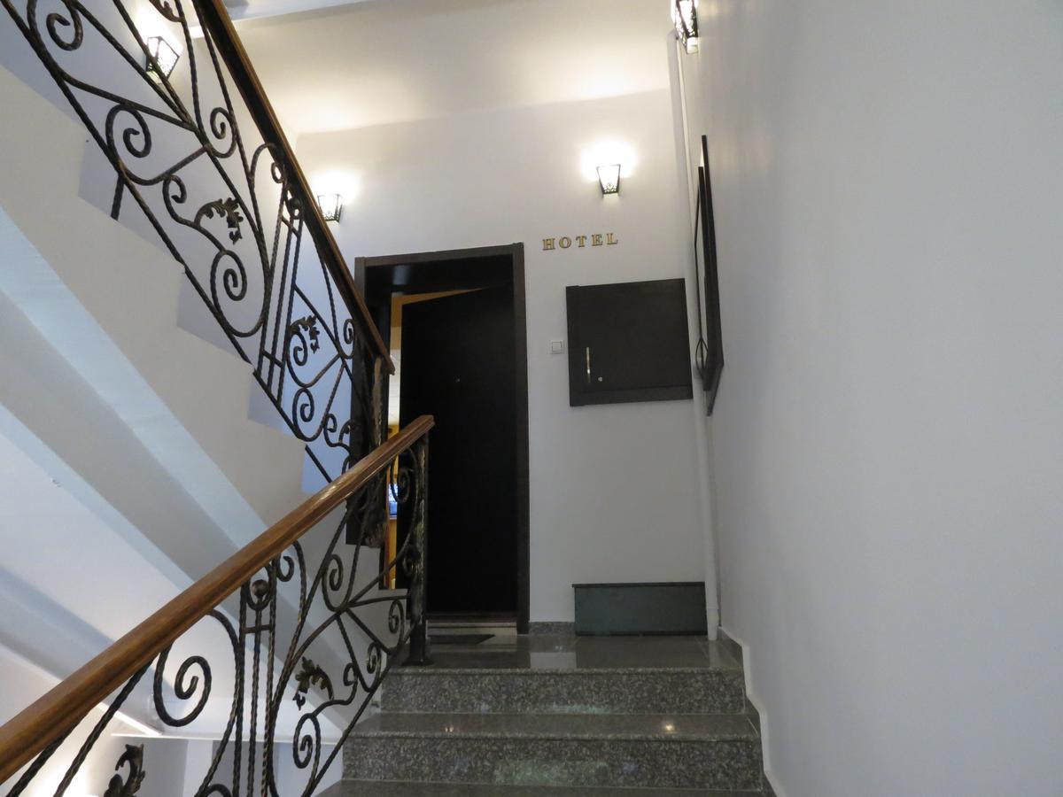 Your Home Hotel Tbilisi Esterno foto