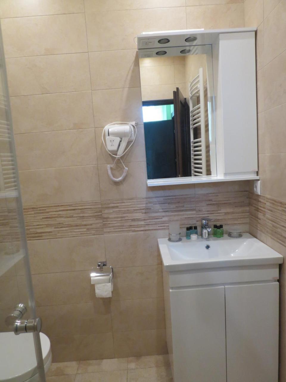 Your Home Hotel Tbilisi Esterno foto